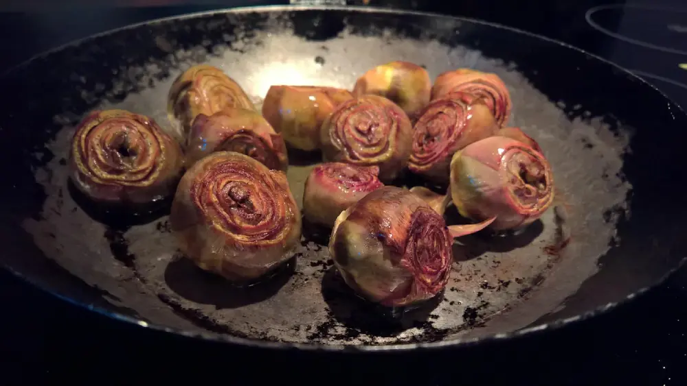 Artichauts violets poivrade coupés cuisson poêle - recette culture artichaut maison