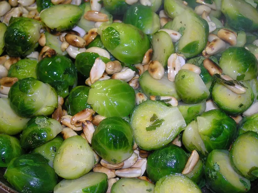 Choux de Bruxelles sautés amandes recette cuisine - légumes verts cuits poêle